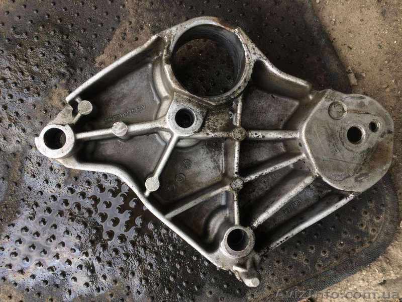 Б/у кронштейн двигателя 2.2DCI правый Renault Laguna 2, Рено Лагуна 2,  - <ro>Изображение</ro><ru>Изображение</ru> #1, <ru>Объявление</ru> #1632891