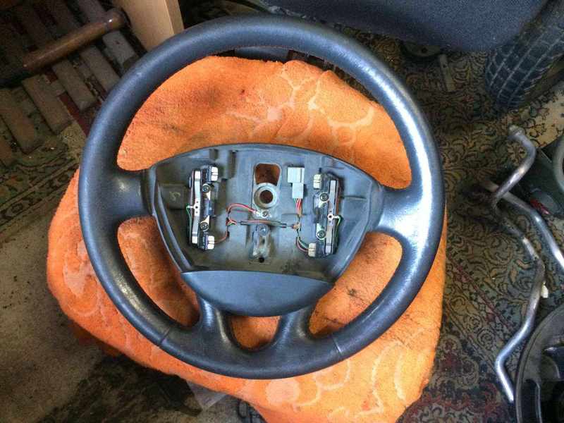 Б/у руль, рулевое колесо, 8200014856, Renault , Рено, - <ro>Изображение</ro><ru>Изображение</ru> #1, <ru>Объявление</ru> #1660484