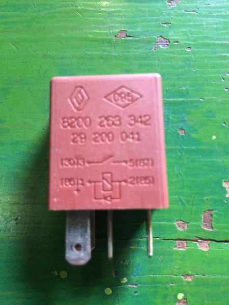 Б/у реле Renault, 8200263342 ,коричневое 20 A, оригинал, - <ro>Изображение</ro><ru>Изображение</ru> #1, <ru>Объявление</ru> #1660444