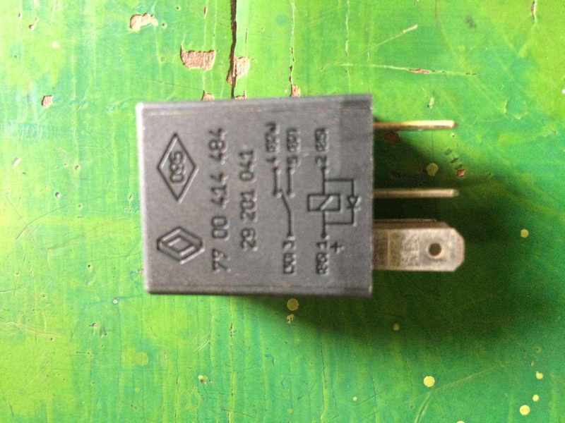 Б/у реле Renault 7700414484, черное 20 A, оригинал, - <ro>Изображение</ro><ru>Изображение</ru> #1, <ru>Объявление</ru> #1660382