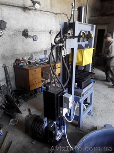 Гидропресс для тротуарной плитки и шлакоблоков ГП