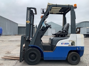 Вилковий автонавантажувач Nissan на 2 тонни,  компакт. Модель P1F1A20D. 