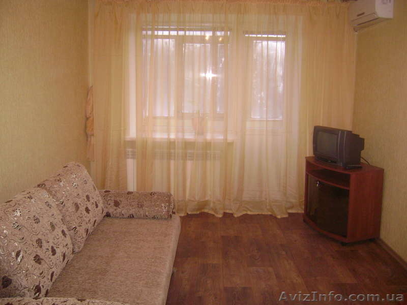 сдам посуточно однокомнатную в Кировограде - <ro>Изображение</ro><ru>Изображение</ru> #2, <ru>Объявление</ru> #554090