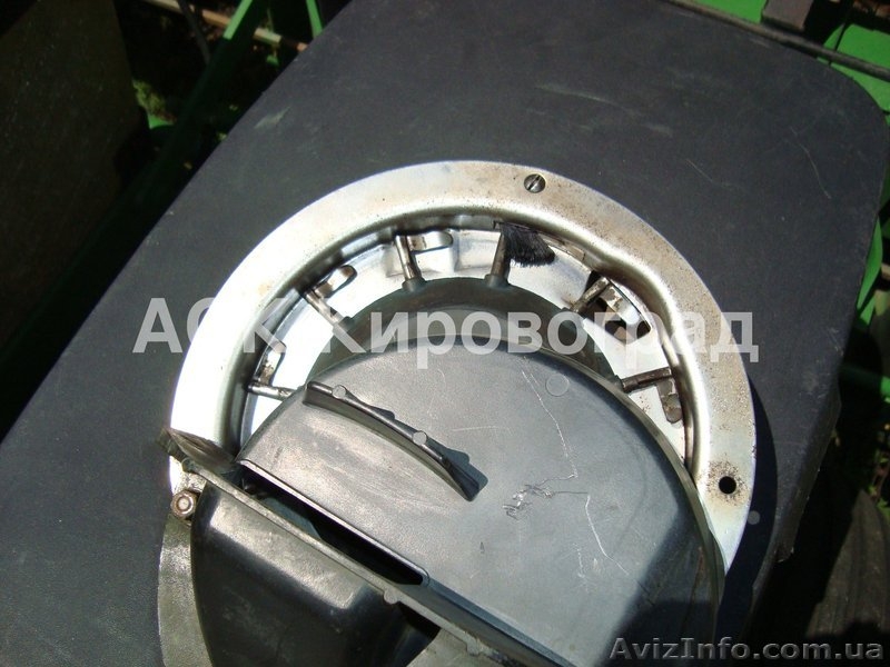 No-Till сеялка John Deere 7000 8 рядная б/у цена - <ro>Изображение</ro><ru>Изображение</ru> #6, <ru>Объявление</ru> #1338596