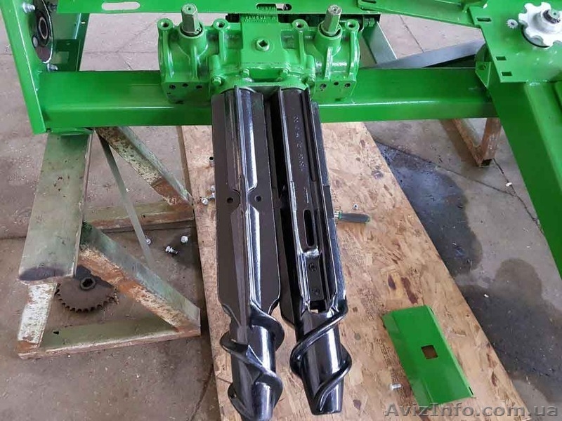 Жатка кукурузная JOHN DEERE 892 - нова - <ro>Изображение</ro><ru>Изображение</ru> #3, <ru>Объявление</ru> #1570199